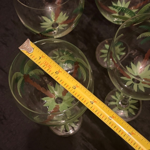 Tropical Palm Tree Wine Glass Set - Picture 6 of 7
